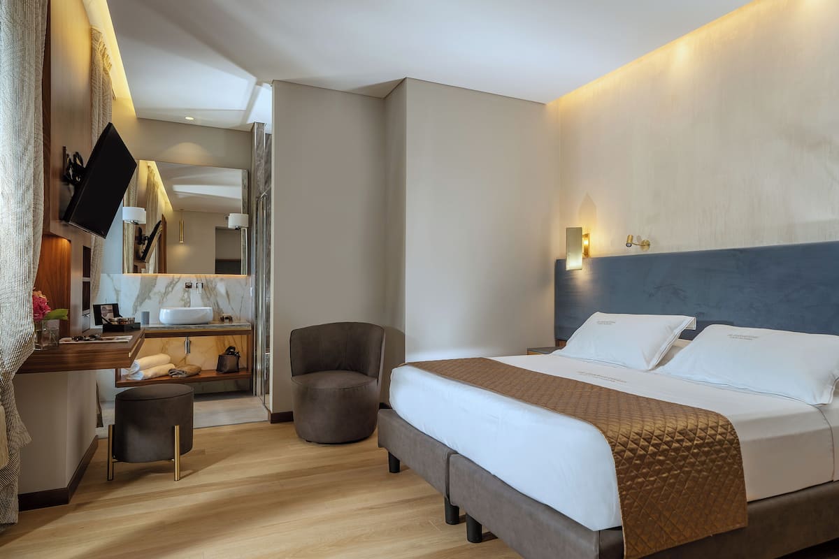 Chambre supérieure double ou avec lits jumeaux | Literie de qualité, lit avec matelas en mousse à mémoire, minibar