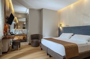 Superior dubbelrum eller tvåbäddsrum | Sängtillbehör av högsta kvalitet, memory foam-madrasser och minibar