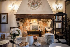 Free daily buffet breakfast - Residenza Il Colle (Impruneta)