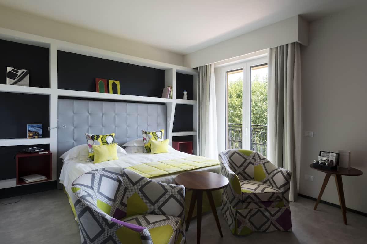 1 bedroom, down duvets, minibar, in-room safe