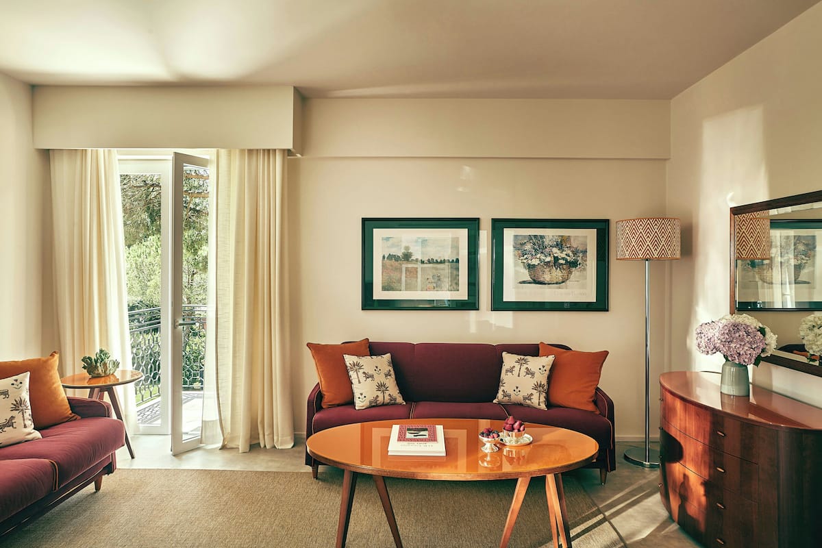 Suite | Minibar, in-room safe, desk, soundproofing