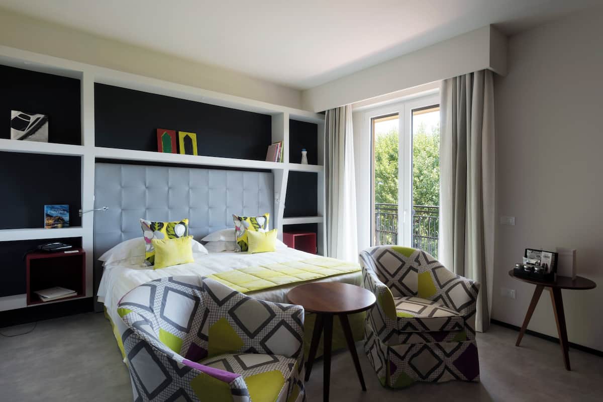 Classic-Doppelzimmer | Minibar, Zimmersafe, Schreibtisch, schallisolierte Zimmer