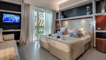 Minibar, in-room safe, desk, soundproofing