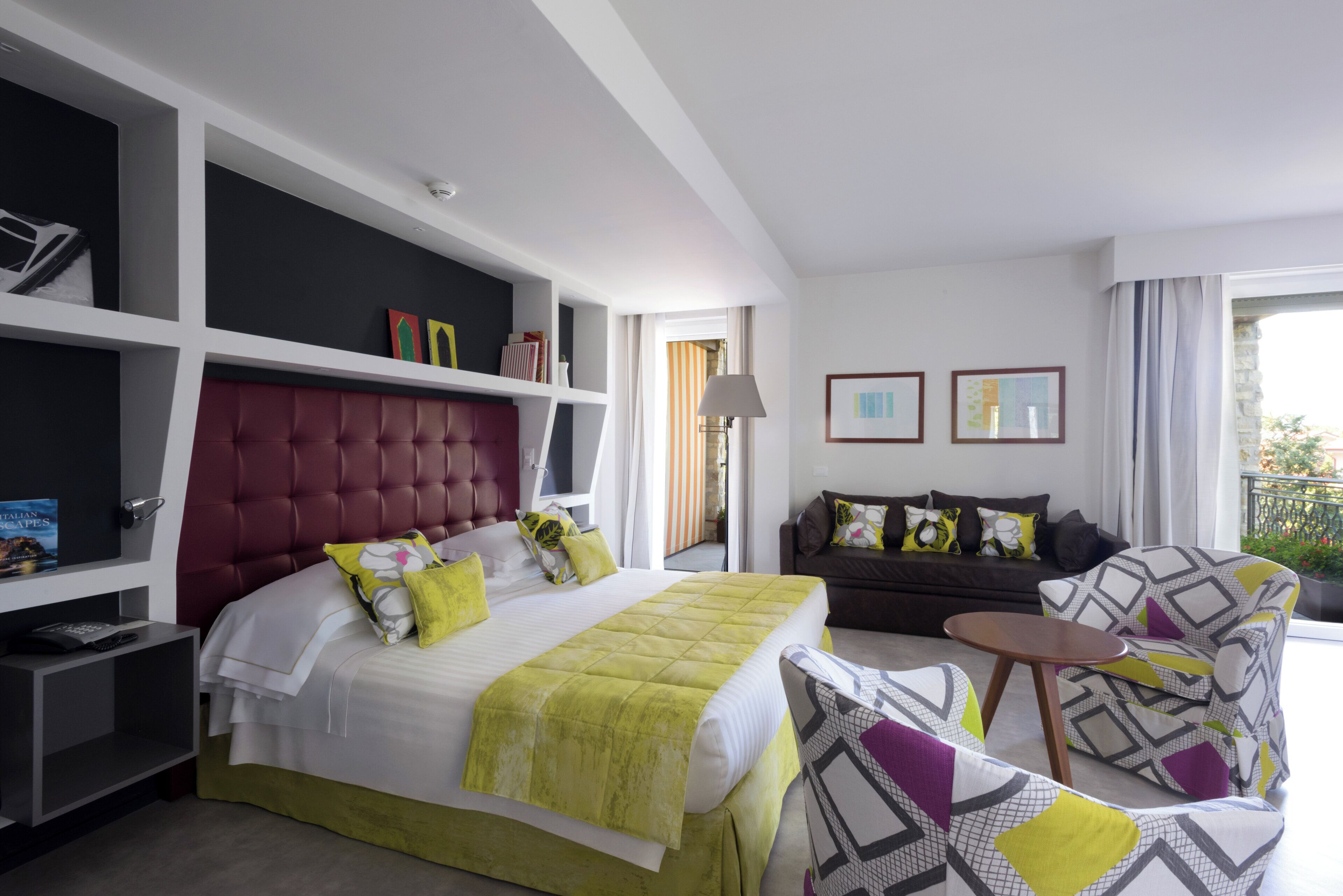 Dobbeltrom – deluxe | Minibar, safe på rommet, skrivebord og lydisolert