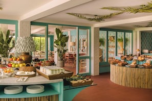 Daily buffet breakfast for a fee