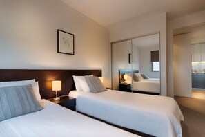 Premium bedding, desk, iron/ironing board, free WiFi
