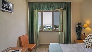 Room - Hotel Ristorante Bixio (Camaiore)