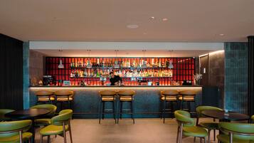 Bar (trong khuôn viên)