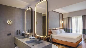 Suite, 2 Schlafzimmer | Badezimmer