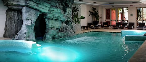 Indoor spa tub