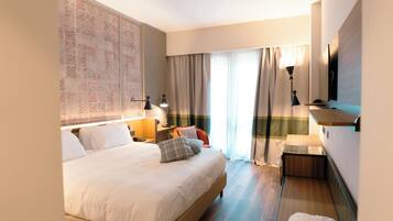 1 bedroom, premium bedding, minibar, in-room safe