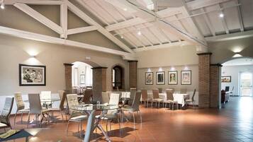 2 Restaurants, Frühstück