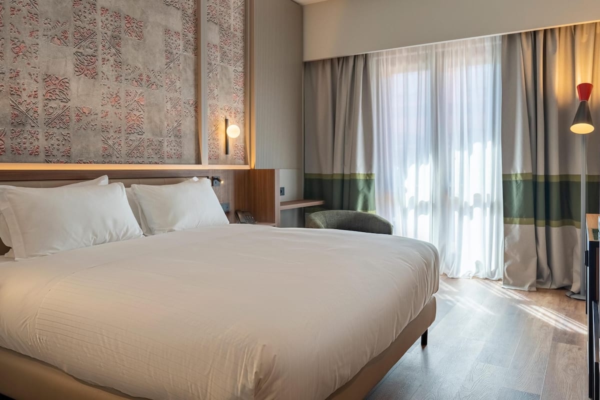 Room, 1 King Bed, Terrace | 1 bedroom, premium bedding, minibar, in-room safe