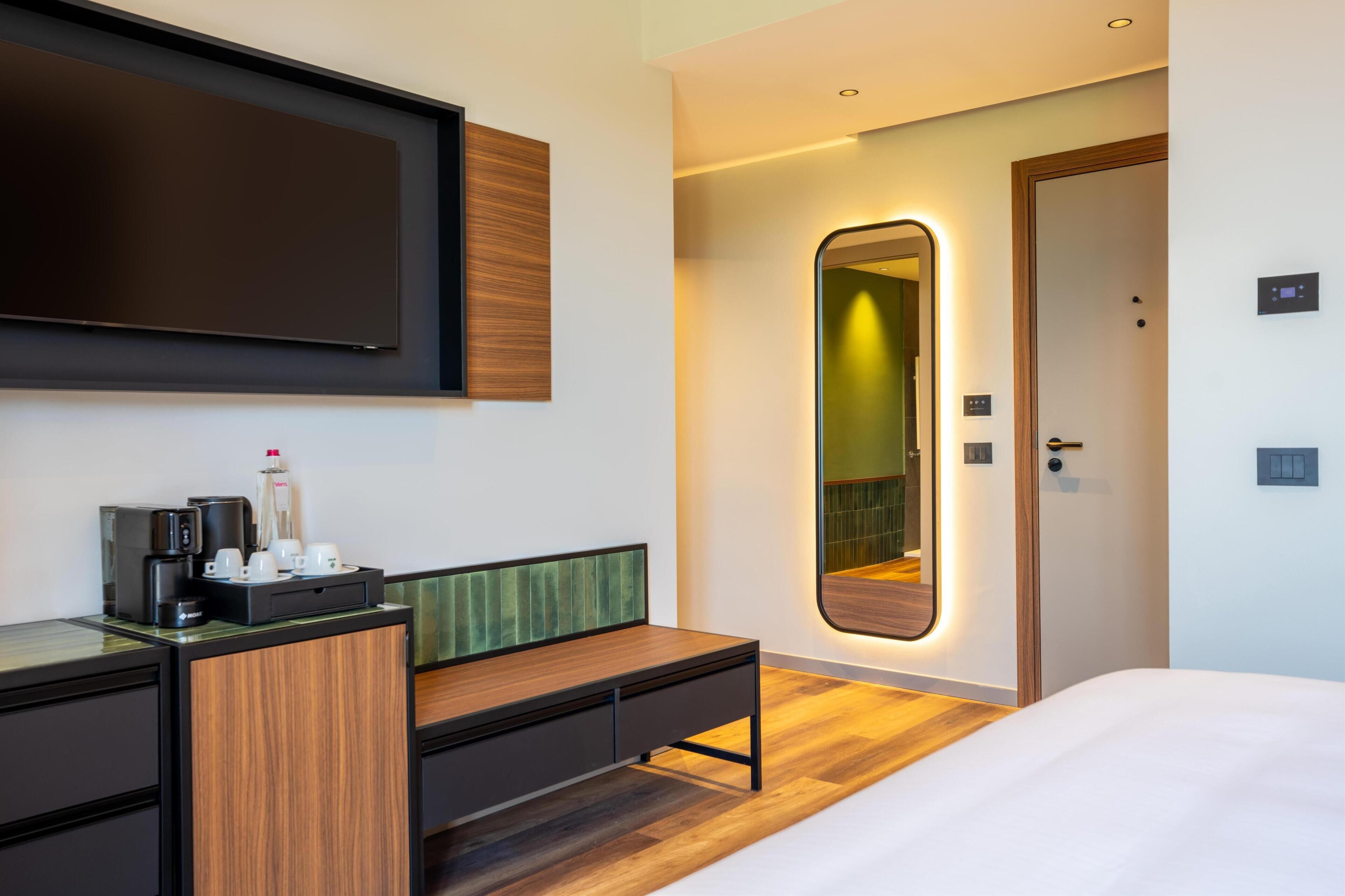 Rum - 1 kingsize-säng - balkong | Sängtillbehör av högsta kvalitet och minibar