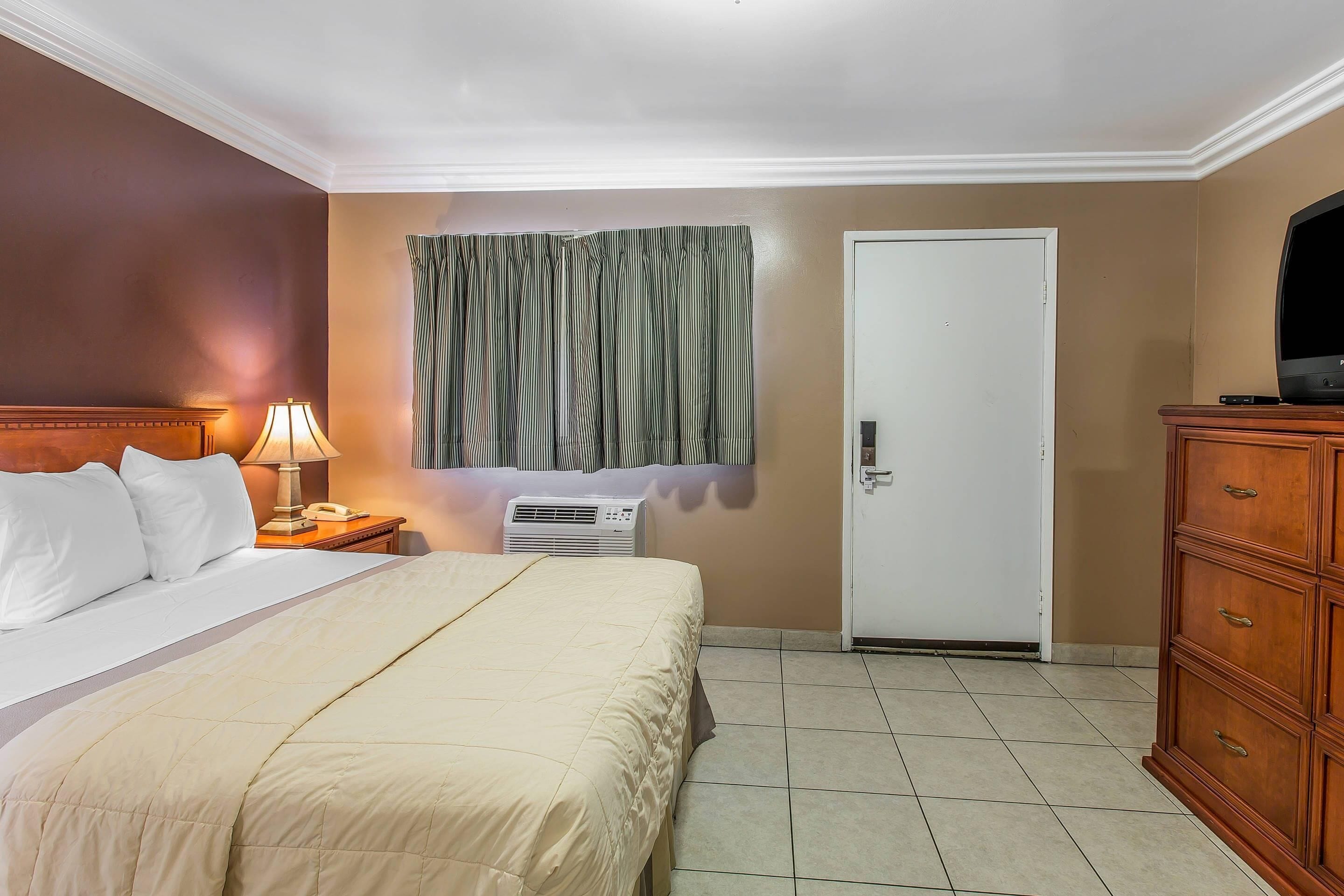 Room, 1 Queen Bed, Non Smoking