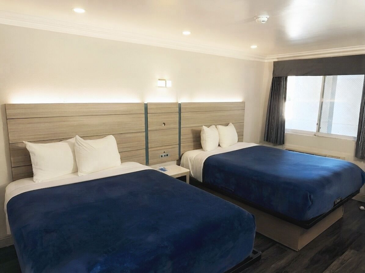 Habitación estándar, 1 cama King size, para no fumadores | Escritorio, tabla de planchar con plancha y cunas gratuitas 