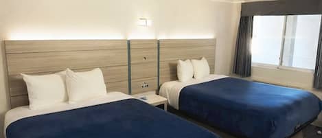 Habitación estándar, 1 cama King size, para no fumadores | Escritorio, tabla de planchar con plancha y cunas gratuitas