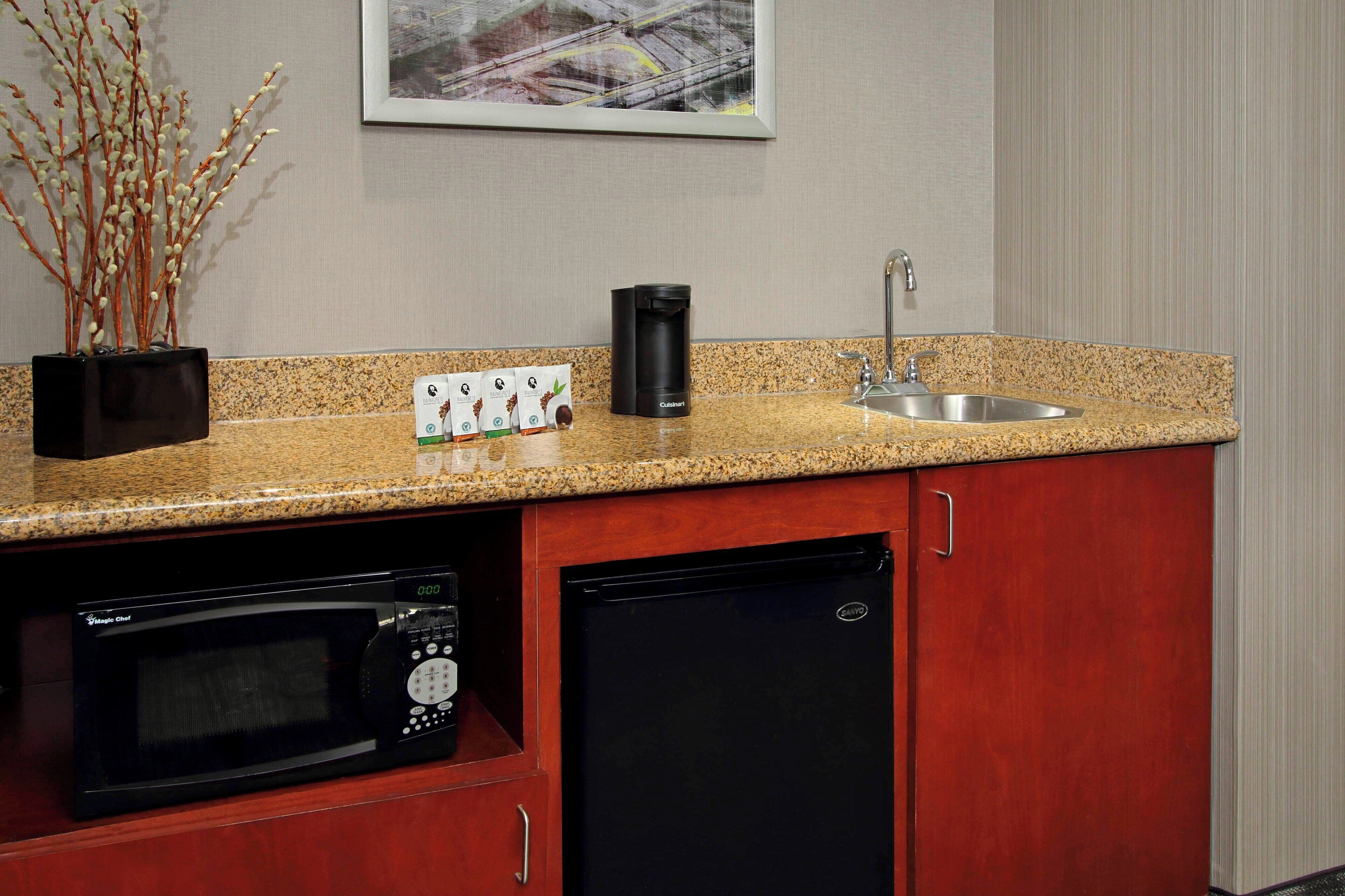 suite, 1 bedroom, non smoking | desk, laptop workspace, iron/ironing board, free wifi