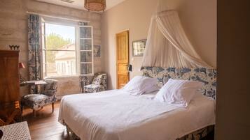 2 Schlafzimmer, Zimmersafe, individuell eingerichtet, Schreibtisch