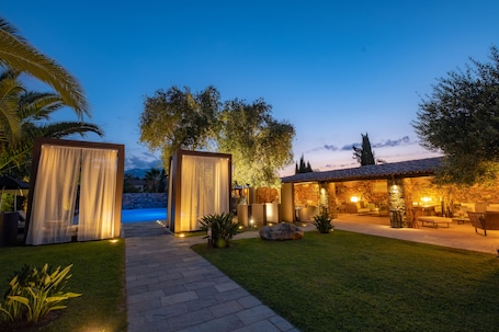 Property grounds. La Dimora