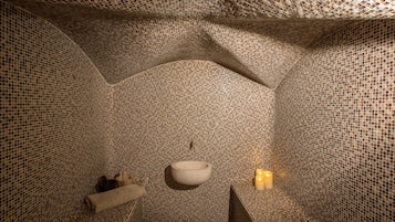 1 treatment room, massages
