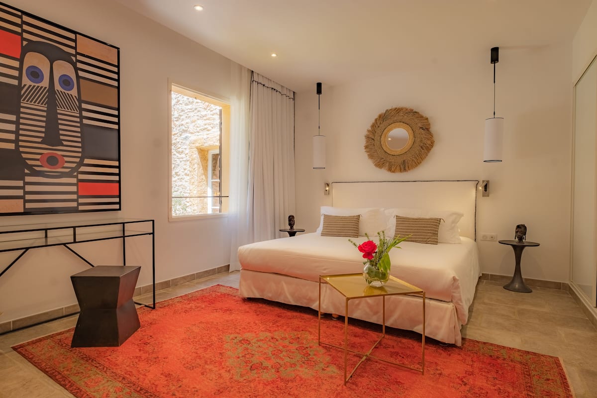 Charm Double Room | 1 bedroom, premium bedding, minibar, in-room safe