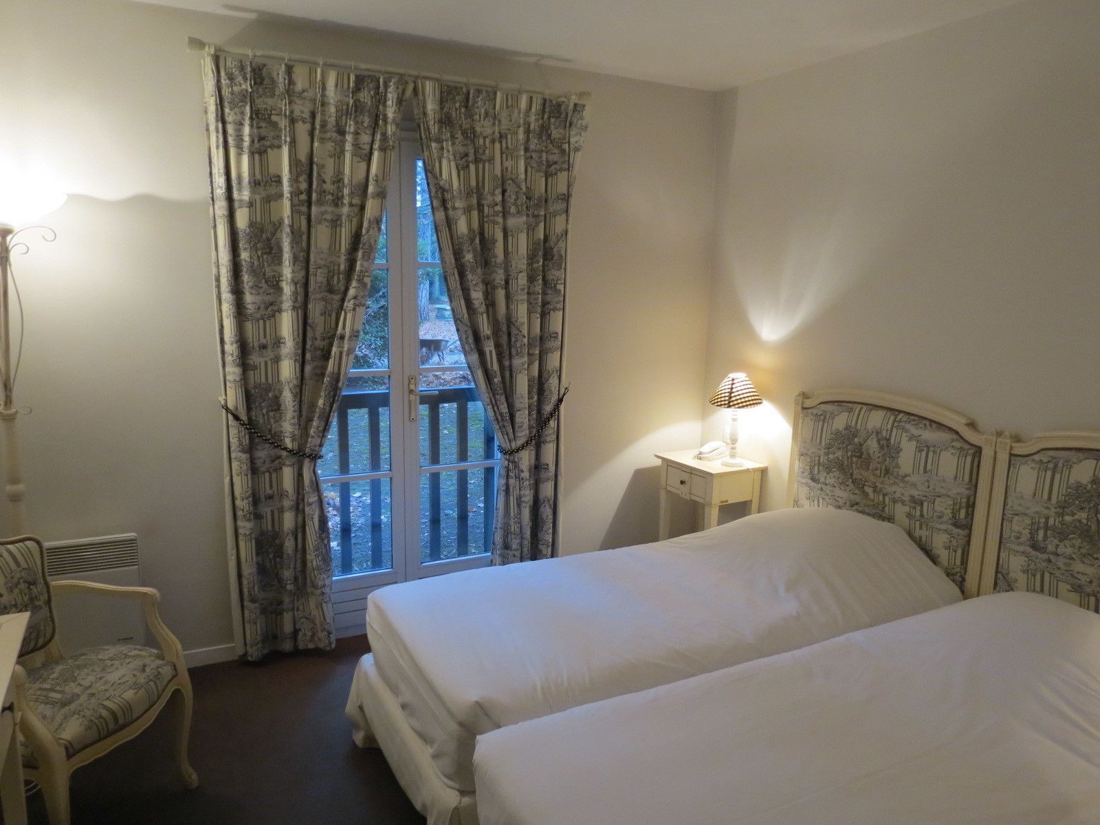 Twin Room, Park View | In-room safe, individually decorated, individually furnished, desk