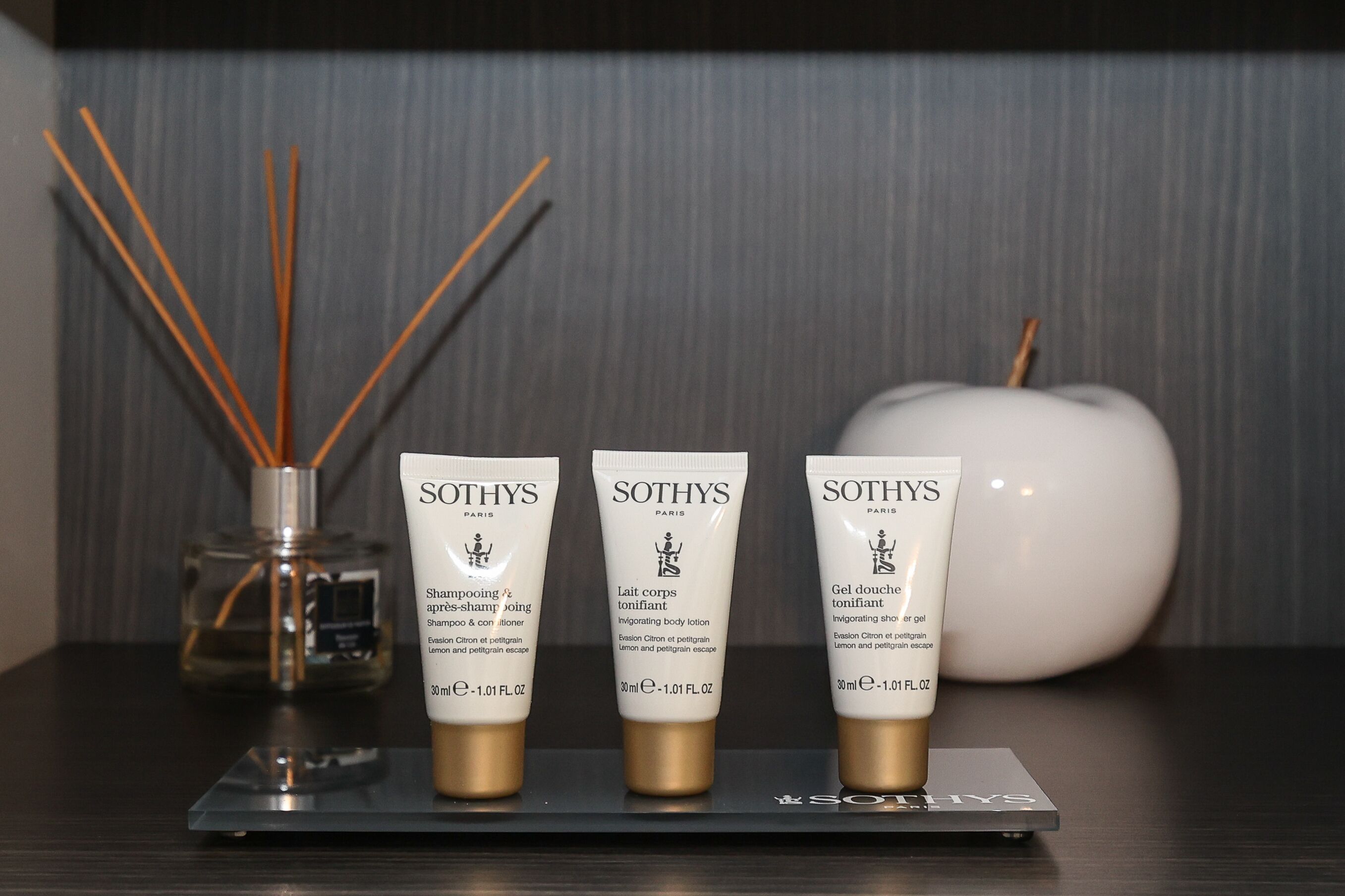 deluxe double room (plus) | bathroom | free toiletries, hair dryer, towels