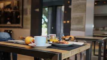 Daily buffet breakfast (EUR 16 per person)