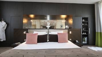 Habitación doble Deluxe (Plus) | Ropa de cama de alta calidad y minibar