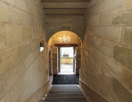Staircase. Hôtel Château Lacan