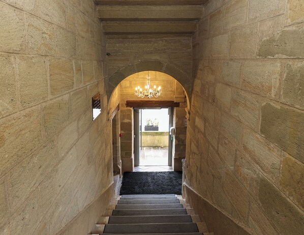 Staircase - Hôtel Château Lacan (Brive-la-Gaillarde)
