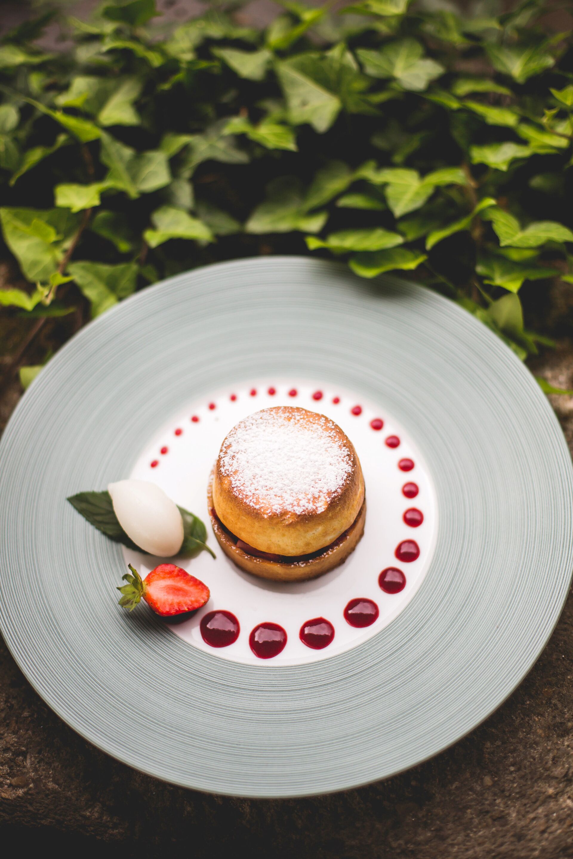 lunch, dinner served; regional cuisine, garden views