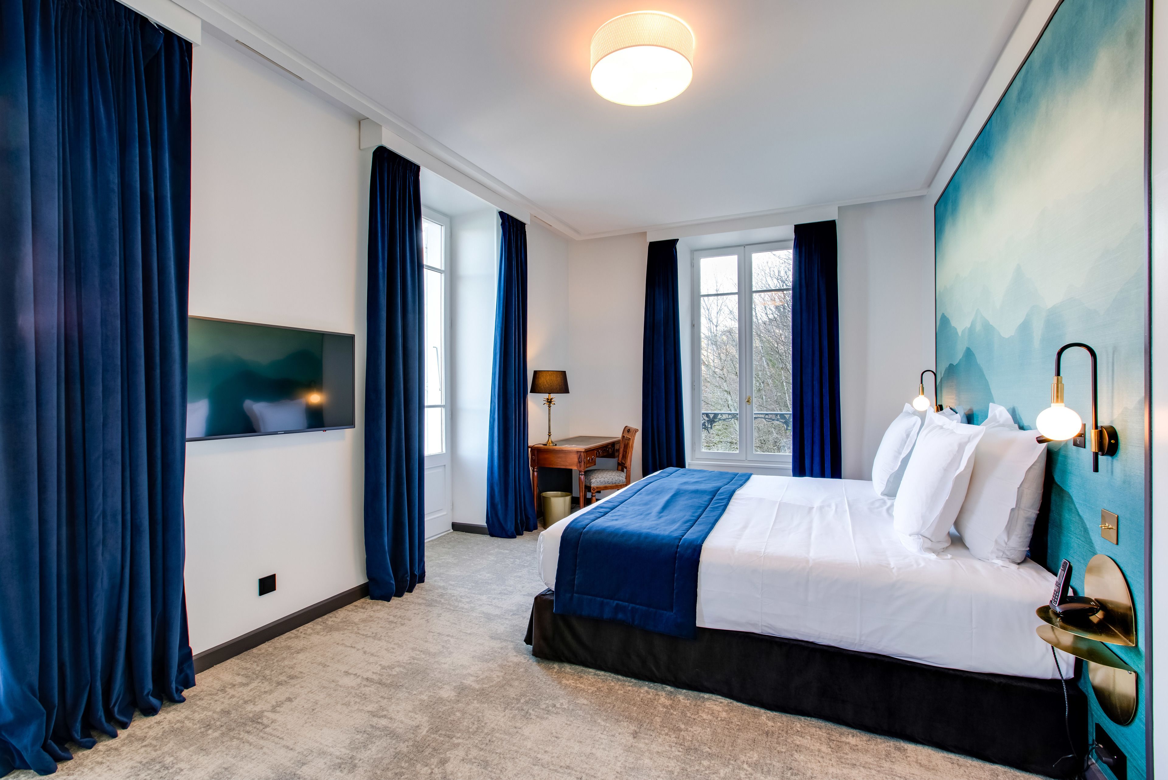 panoramic double room, lake view | premium bedding, minibar, in-room safe, desk