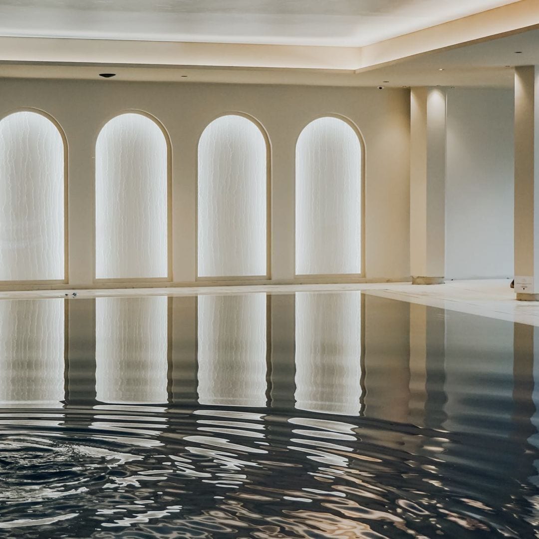 indoor pool, pool loungers