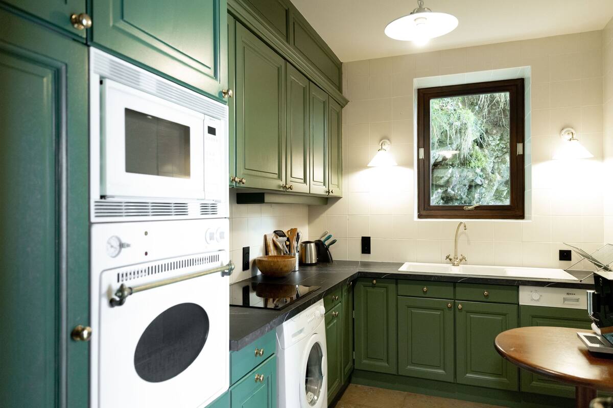 house, 2 bedrooms, lake view | private kitchen