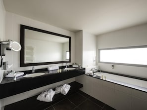 1 habitación y minibar con artículos gratuitos