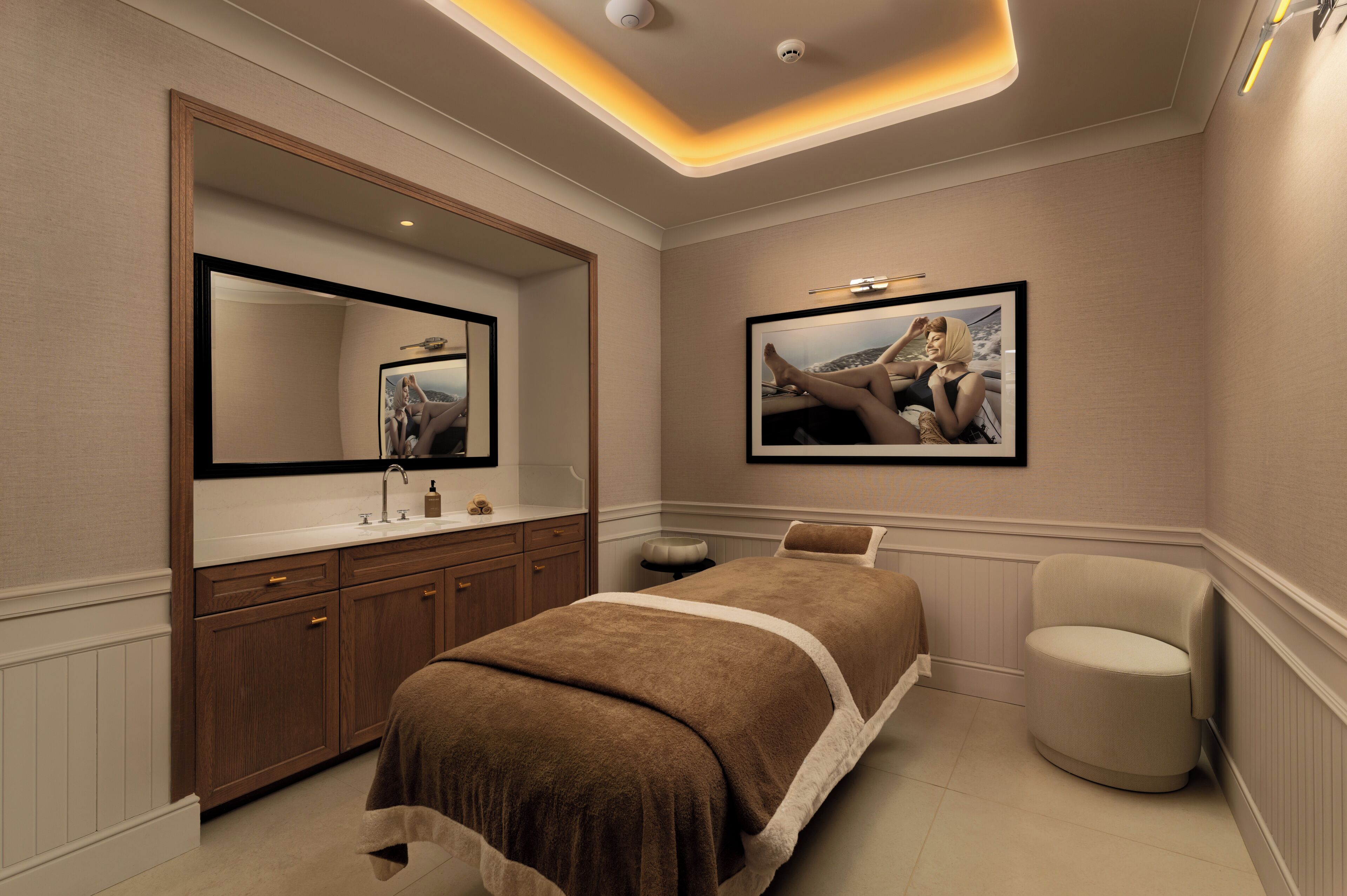 Couples treatment rooms, sauna, hot tub, steam room, Turkish bath