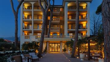 Front of property – evening/night