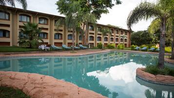 Outdoor pool, pool umbrellas