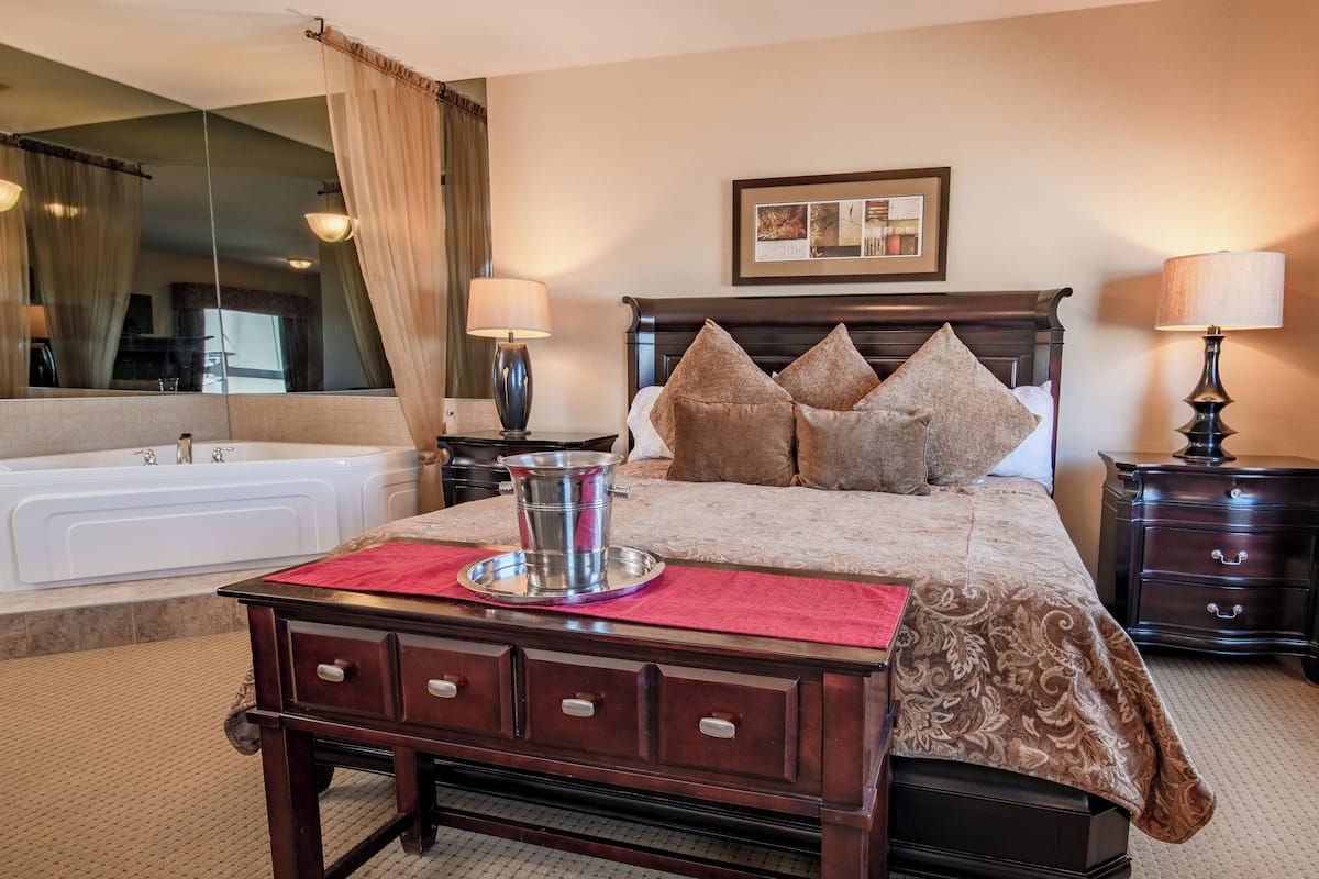Superior Suite | 1 bedroom, premium bedding, desk, laptop workspace