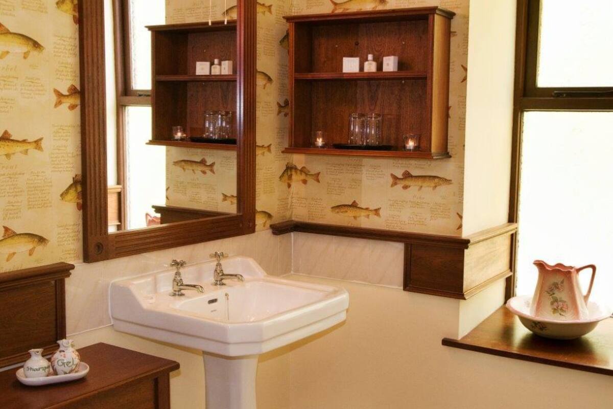 combined shower/bathtub, free toiletries, hair dryer, bathrobes