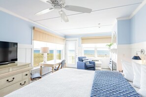 Panorama kamer, 1 kingsize bed, bubbelbad, aan zee | Een bureau, een strijkplank/strijkijzer, babybedden (toeslag)