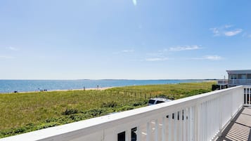 ห้องพาโนรามิก, เตียงคิงไซส์ 1 เตียง, อ่างน้ำวน, ริมทะเล | ลานระเบียง/นอกชาน