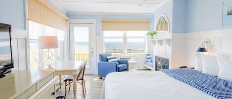 Escritorio, tabla de planchar con plancha y cunas