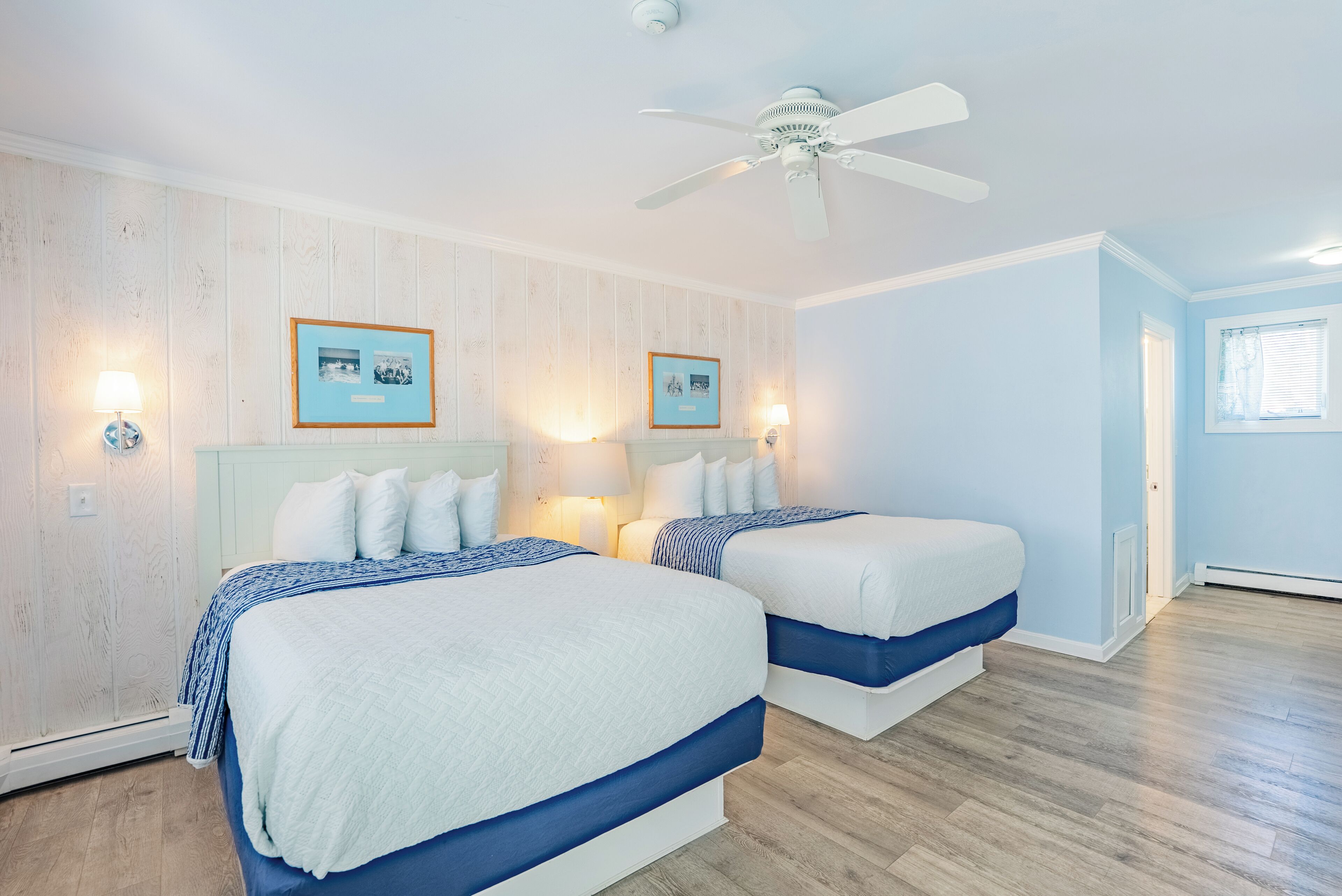 Quarto standard, 2 camas de casal, cozinha americana, no piso térreo | Ferros/tábuas de passar roupa, Wi-Fi de cortesia, roupa de cama