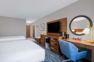 Caja de seguridad en la habitación y escritorio 