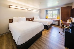 Cunas gratuitas, wifi gratis, ropa de cama y despertador 