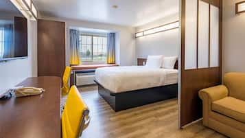 Studio Suite, 1 Queen Bed, Non Smoking