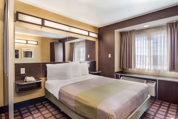 Minibar, desk, free WiFi, bed sheets - Motel 6 Canton, GA (Canton)